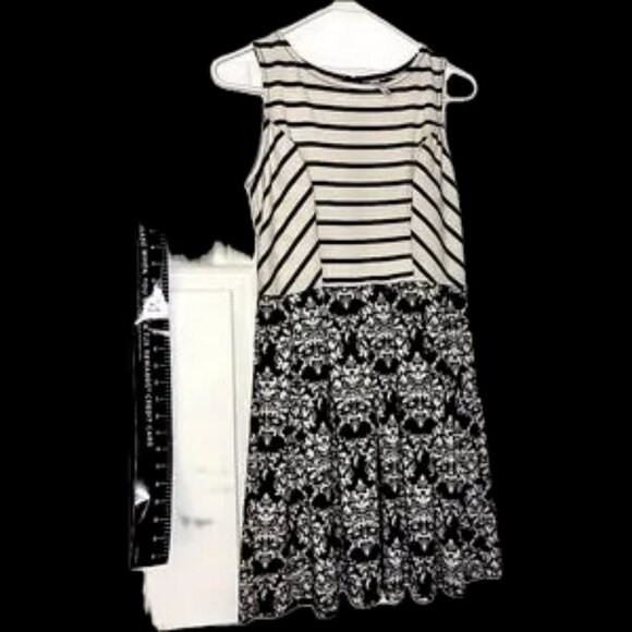 Xhilaration Striped and Patterned Sleeveless Dress - Picture 4 of 10